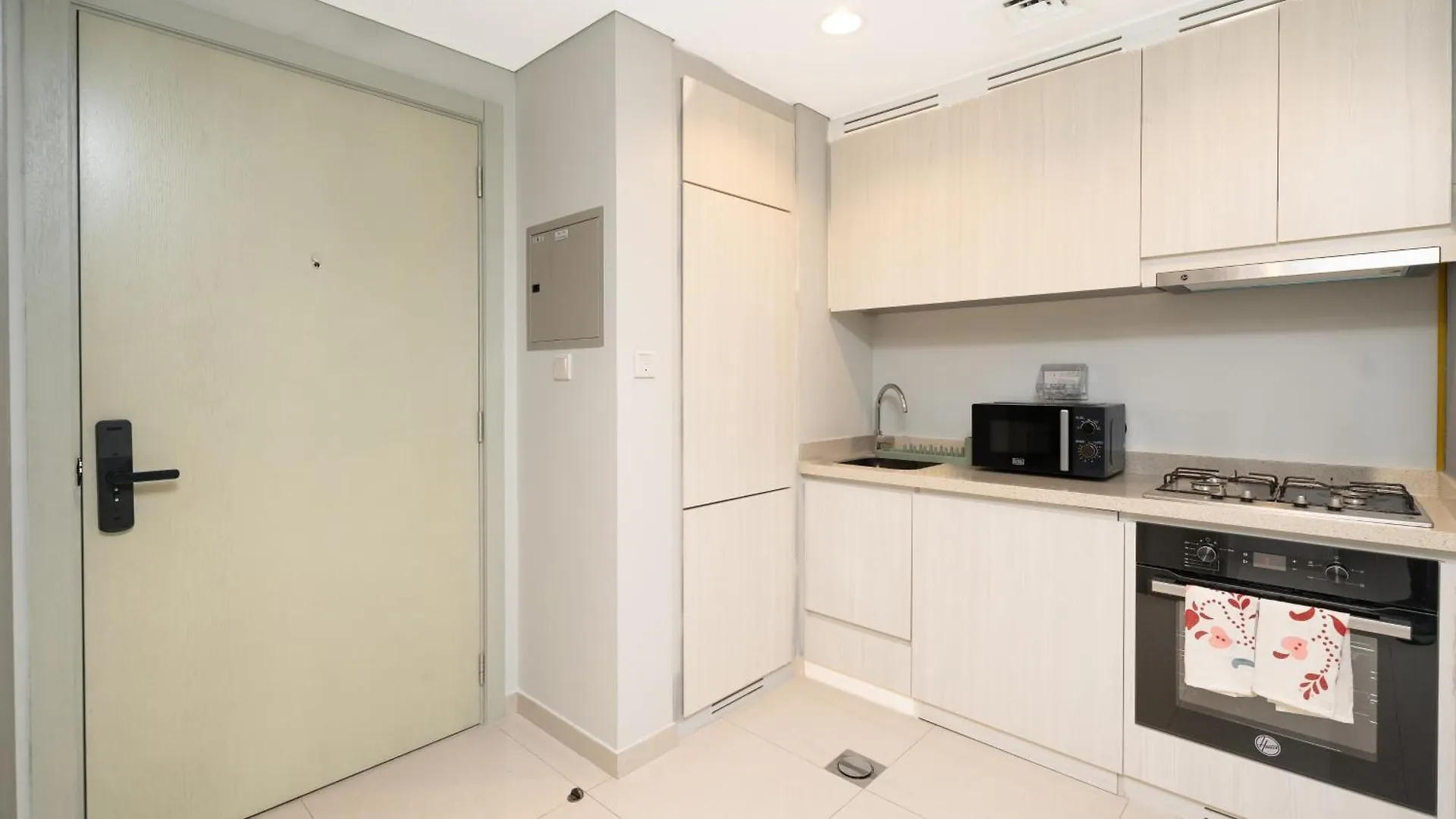 Apartment Zada Tower 1Br In Business Bay Near Metro & Burj Khalifa Dubai - Escape 24 Holiday Homes