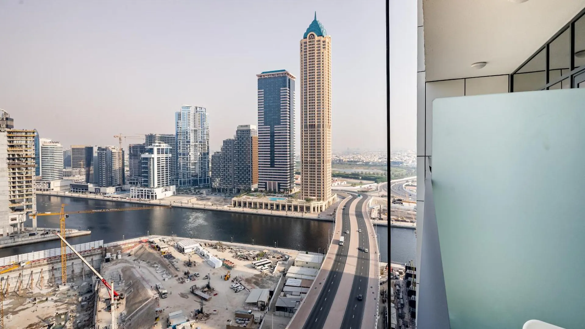 Zada Tower 1Br In Business Bay Near Metro & Burj Khalifa Dubai - Escape 24 Holiday Homes Apartment